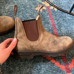 Size Seven Blundstones
